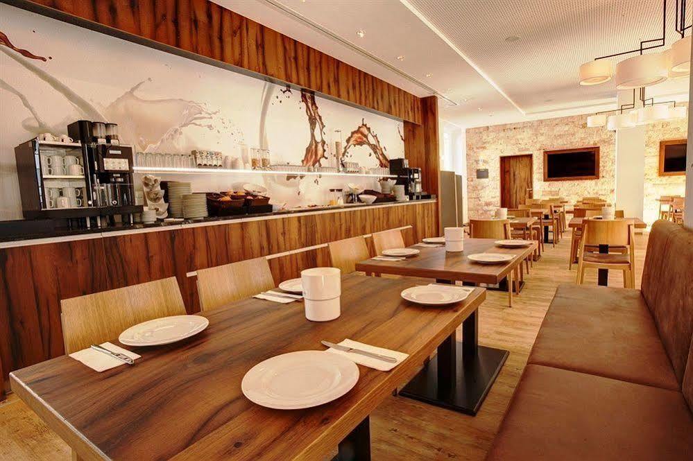 Riku Hotel ノイ・ウルム エクステリア 写真